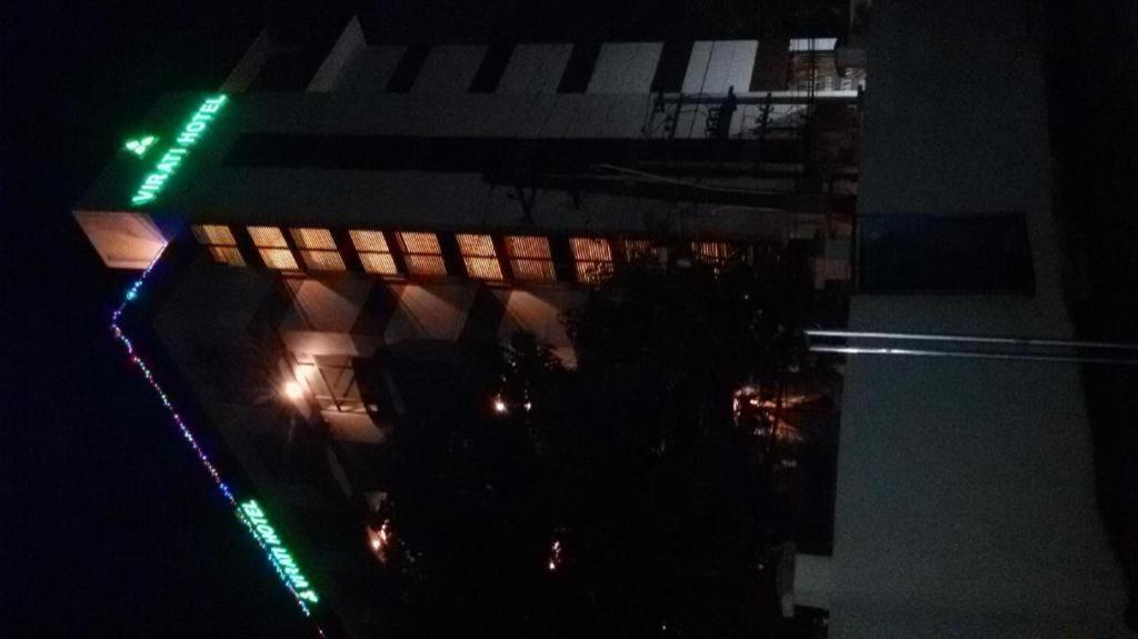 Virati Hotel Rangoon Buitenkant foto