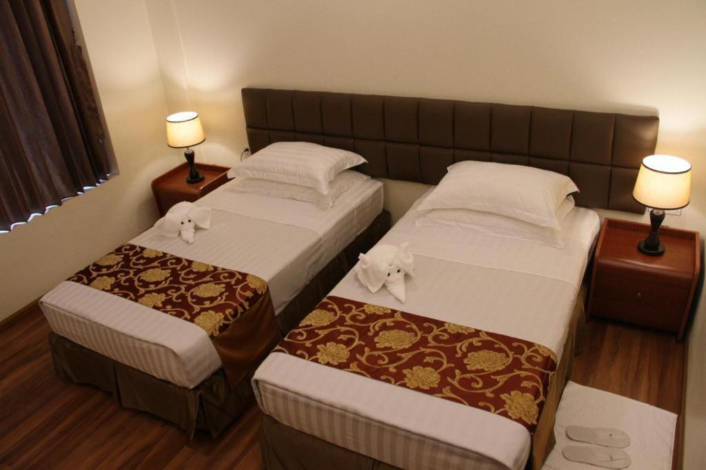 Virati Hotel Rangoon Buitenkant foto