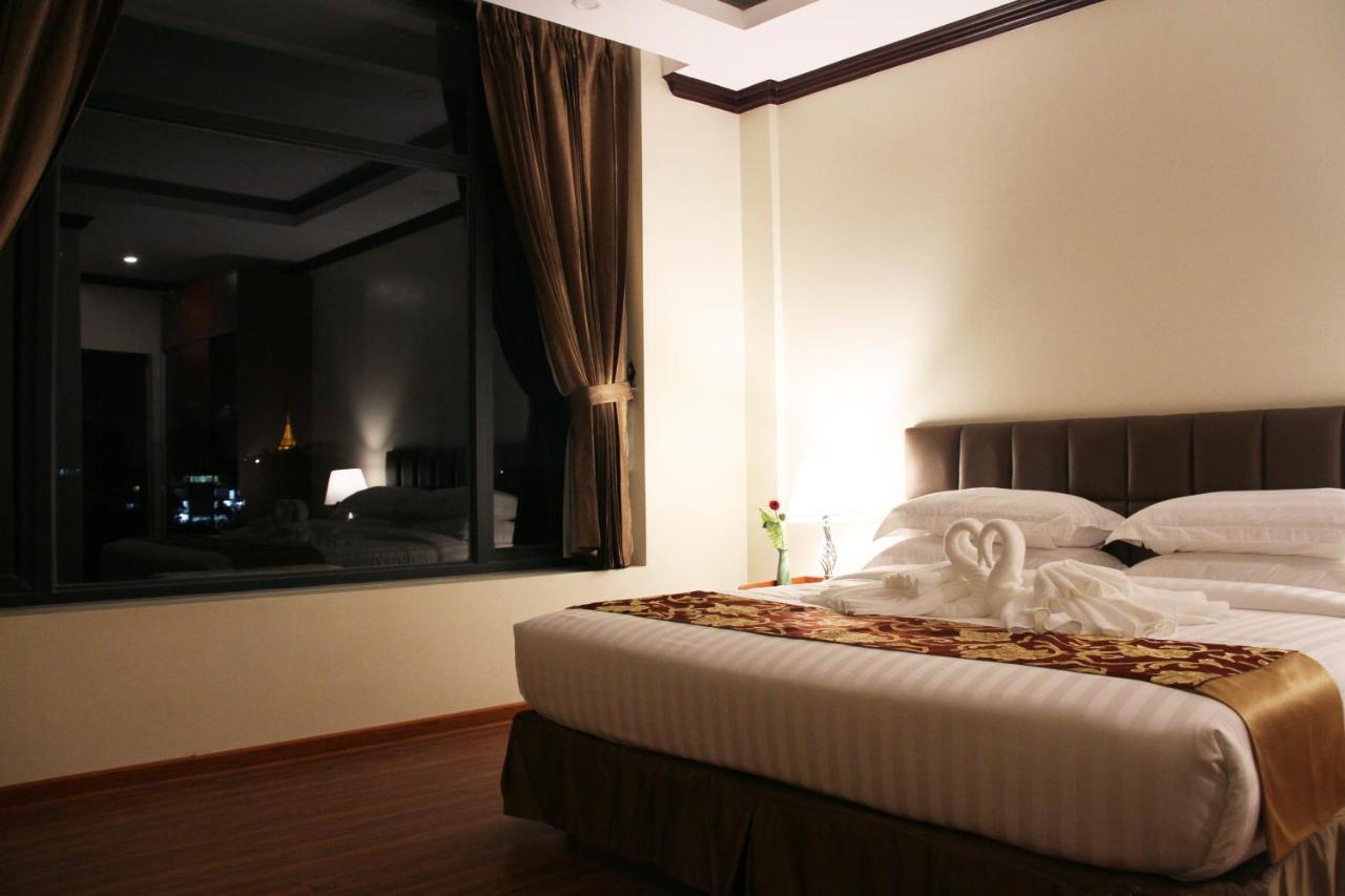 Virati Hotel Rangoon Buitenkant foto
