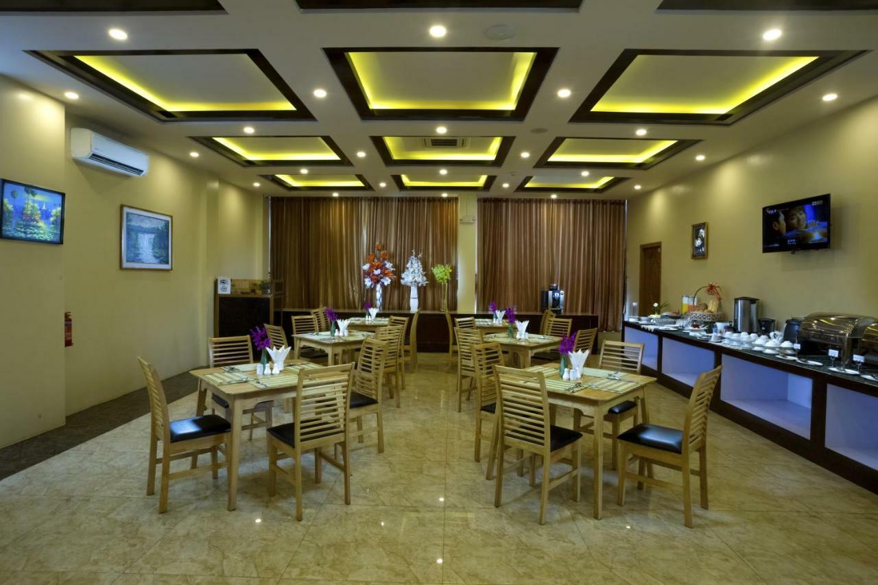 Virati Hotel Rangoon Buitenkant foto