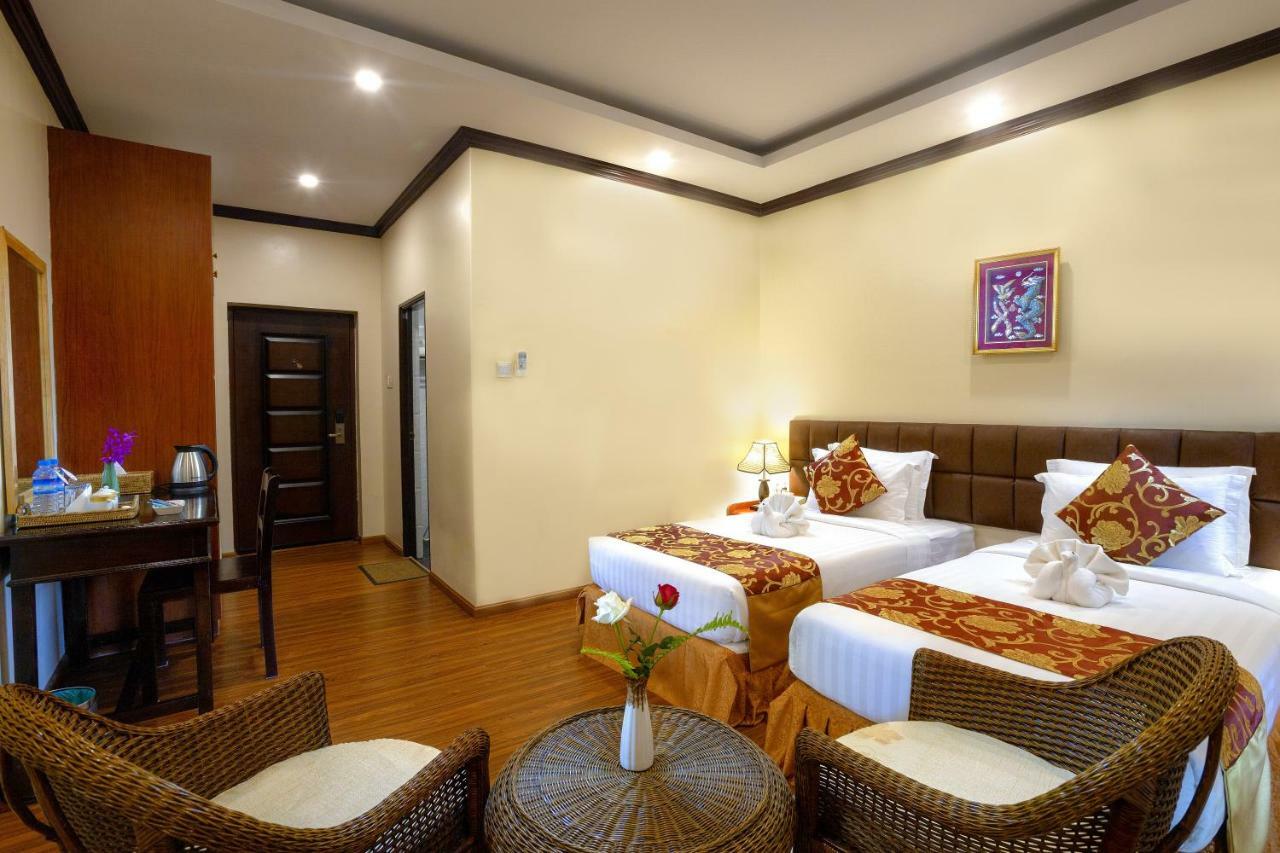 Virati Hotel Rangoon Buitenkant foto
